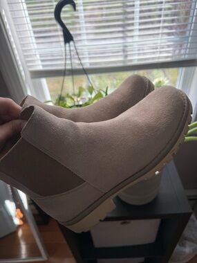 Women’s Suede Ankle Booties